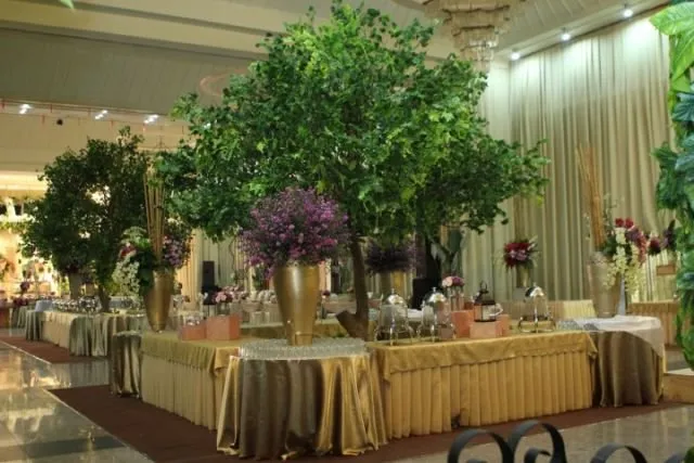 10 Dekorasi Garden Party di Dalam Ruangan. Nggak Ada Lagi Istilah Takut Kehujanan 50