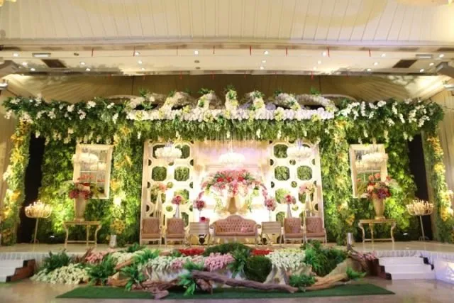 10 Dekorasi Garden Party di Dalam Ruangan. Nggak Ada Lagi Istilah Takut Kehujanan 31