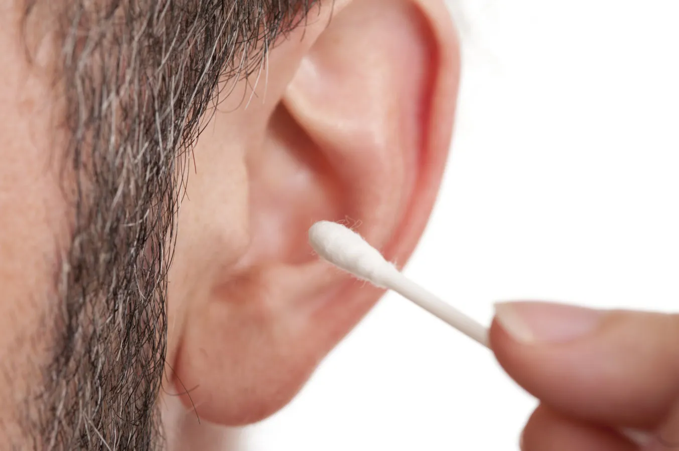 Banyak yang Salah Kaprah, Ternyata Bersihin Telinga Pakai Cotton Bud Itu Bahaya. Baca Deh Faktanya! 7