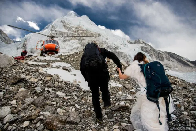 Luar Biasa, Pasangan Ini Menikah di Gunung Everest. Kalau Sudah Cinta, Menaklukkan Gunung pun Bisa! 16