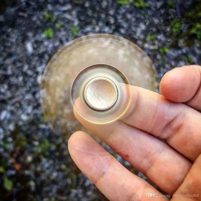 Fidget Spinner yang Lagi Hits di Kawula Muda Ini Punya Banyak Manfaat, Ternyata Tak Sembarang Mainan 9
