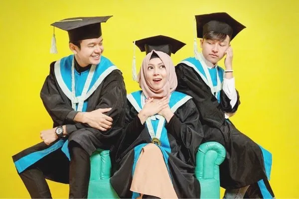 Kumpulan Momen Wisuda Ini Begitu Mengesankan. Yakin Kamu Nggak Ingin Segera Seperti Ini? 18
