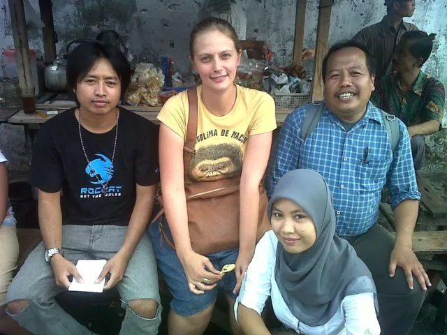 Jangan Gegabah Mengajak Bule Foto Bareng, Belum Tentu Mereka Beneran Senang, Kamu Perlu Lebih Peka 7