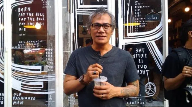 7 Selebriti Indonesia Ini Sudah Berusia di atas 50 Tahun, Tapi Masih Boleh Banget Dibilang ‘Ganteng’ 8