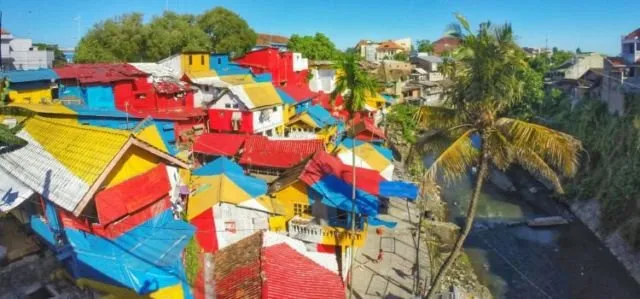 Yuk Main ke 6 Destinasi Kampung Warna Warni di Indonesia. Mana yang Paling Indah ya? 7