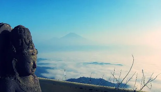 Kisah Misteri Seorang Pemuda yang Ditolong Makhluk Ghaib di Puncak Suroloyo. Aneh dan Bikin Merinding 4