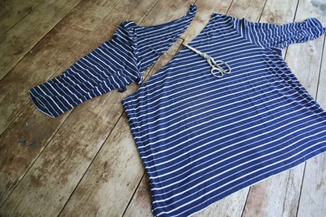 Tshirt Hacks yang Bikin Kaus Lamamu Tampil Kece dan Kekinian. Siap Modis Buat Jalan-jalan
