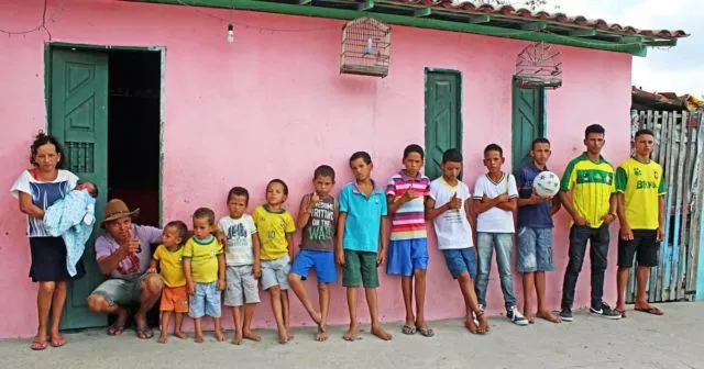 Pasangan Ini Baru Akan Berhenti Punya Anak Setelah Dapat Anak Cewek. Sekarang Anaknya Sudah 13! 6