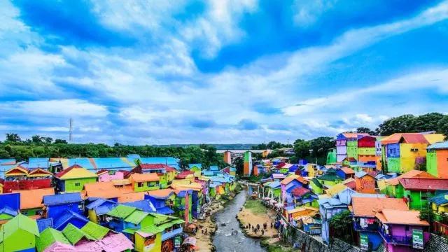 Yuk Main ke 6 Destinasi Kampung Warna Warni di Indonesia. Mana yang Paling Indah ya? 8