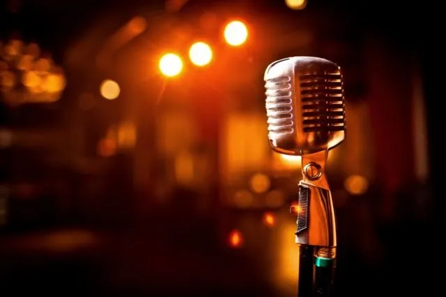 Karaokean Ala Introvert Alias Sendirian, Bakal Jadi Tren Terbaru. Lihat Saja Budaya Karaoke Bergeser 12