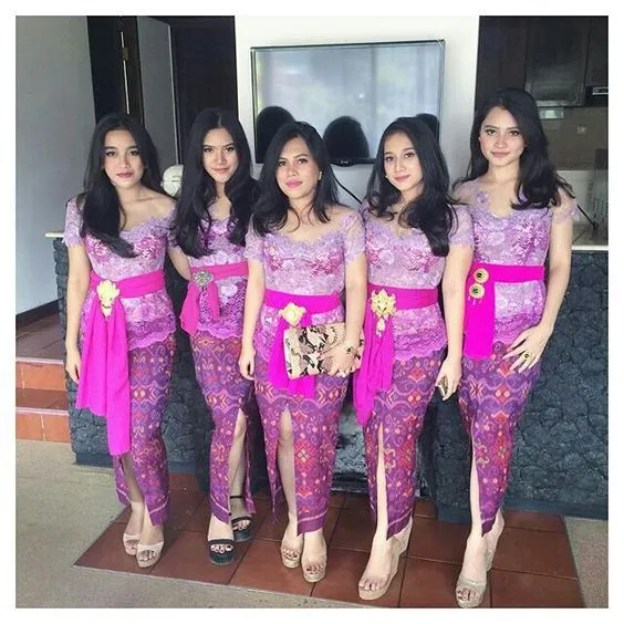 13 Inspirasi Kebaya Lengan Pendek untuk Segala Acara. Santai Tapi Tetap Terlihat Punya Pesona 24