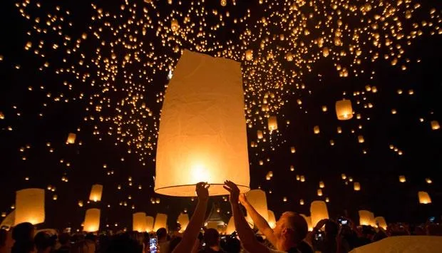 Keindahan Pesta Lampion dalam Perayaan Waisak 2017 di Borobudur. Datang Boleh, Ganggu Ibadah Jangan! 5