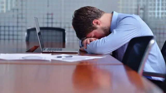 Antara Cinta dan Resign, Dilema Pernikahan Teman Sekantor yang Harusnya Tak Perlu Sepelik Ini 5