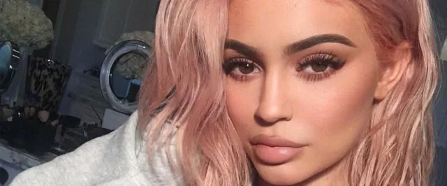 Begini Lho Girls, 6 Cara Pakai Lipstik Sesuai Bentuk Bibir. Dijamin Nggak Belepotan Lagi Deh! 8