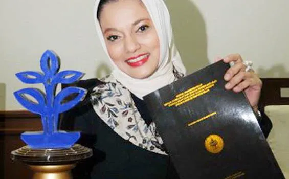 Hobi Twitwar, Begini Sepak Terjang Pendidikan dan Karier Marissa Haque, Sampai 4x Kuliah S2 Lho! 12