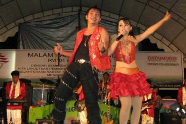 Jangan Asal Bilang Lagu Dangdut Jorok Liriknya. Kalau Kamu Tahu, Lagu Barat Lebih Parah loh! 6