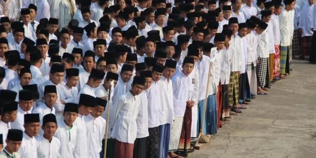 Unik! Penggunaan Sarung Dalam Budaya Lain dan Sejarah Awal Berkembangnya Sarung di Indonesia 7