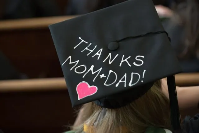 17 Kreasi Topi Toga untuk Momen Wisuda yang Lebih Seru dan Berkesan. Unik dan Layak Coba! 18