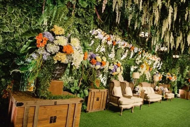 10 Dekorasi Garden Party di Dalam Ruangan. Nggak Ada Lagi Istilah Takut Kehujanan 33