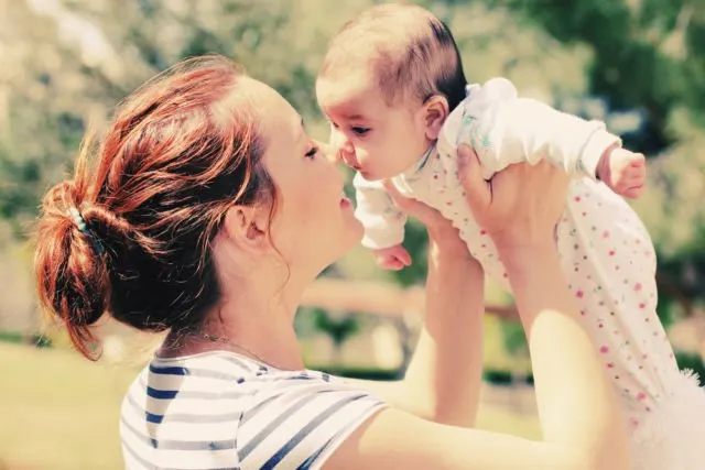 7 Kalimat yang Nggak Boleh Kamu Ucapkan Ke Mama Muda yang Baru Lahiran. Jaga Perasaannya Ya! 13
