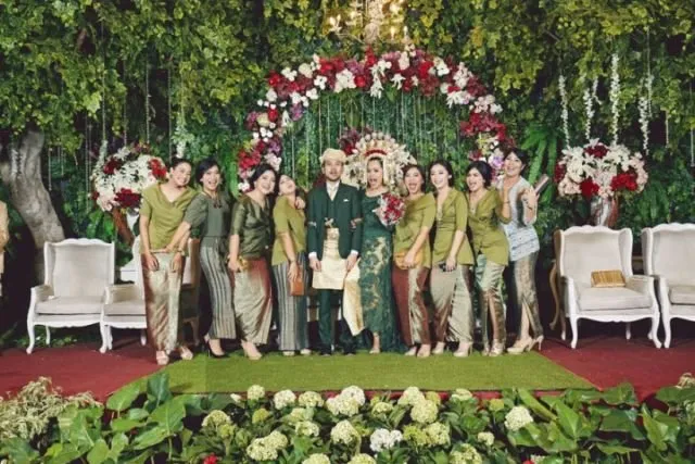 10 Dekorasi Garden Party di Dalam Ruangan. Nggak Ada Lagi Istilah Takut Kehujanan 39