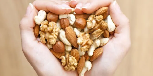 Ini Dia 8 Jenis Makanan yang Bikin Gigi Putih Bersinar. Masih Suka Ngopi? Santai! 13