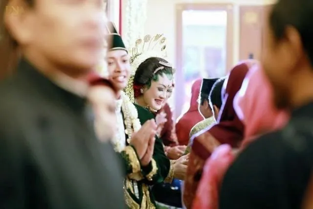Beda Pendapat dengan Orang Tua Menjelang Pernikahan Itu Biasa. Lakukan Hal Ini untuk Menyikapinya 8