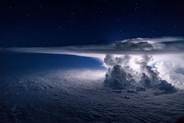 Begini Pemandangan Langit yang Dilihat Oleh Para Pilot. Bikin Merinding dan Sangat Menakjubkan! 23