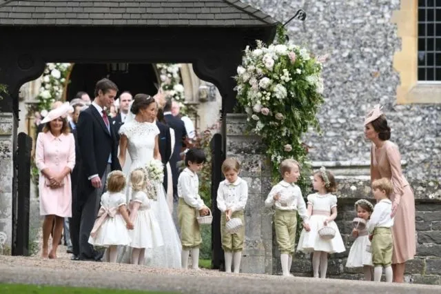 Resmi Sandang Status Istri, Pernikahan Pippa Middleton yang Sederhana Tetap Membuatmu Jatuh Hati 23
