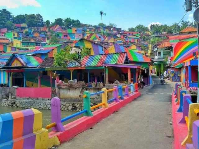 Ngehits di Media Internasional, Kampung Pelangi Semarang Mendadak Terkenal! Kaya Apa Sih Bentuknya? 11