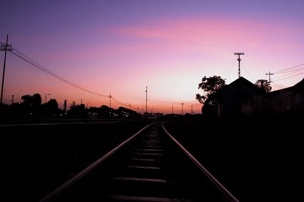 Kisah-kisah Misteri yang Terjadi di Rel Kereta Api. Siap-siap Bulu Kudukmu Berdiri... 6