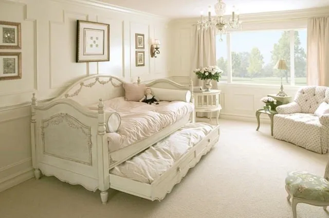 Inspirasi Kamar Tidur dan Bathtub Shabby Chic Menawan yang Terlalu Seru untuk Dilewatkan 19
