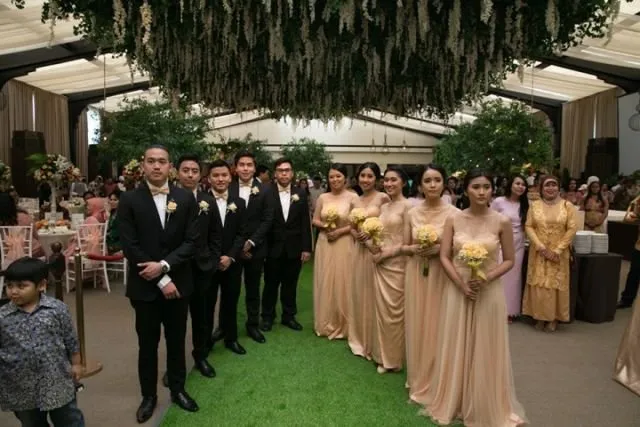 10 Dekorasi Garden Party di Dalam Ruangan. Nggak Ada Lagi Istilah Takut Kehujanan 44