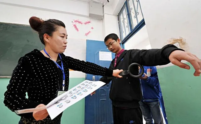 9 Cara Nyontek Paling Canggih dan Kreatif yang Cuma Ada di Cina. Mau Curang Kok Niat Banget Ya 22
