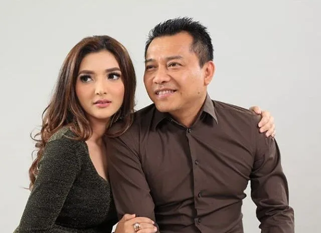 Status Duda Bukanlah Penghalang Bagi Sosok-sosok Berikut Untuk Punya Pasangan Idaman. Kamu Kapan? 9