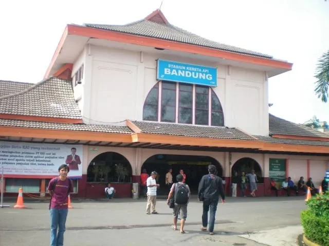 Potret Perbandingan Bandung Tempoe Doeloe dengan Masa Kini. Mana yang Lebih Romantis? 20