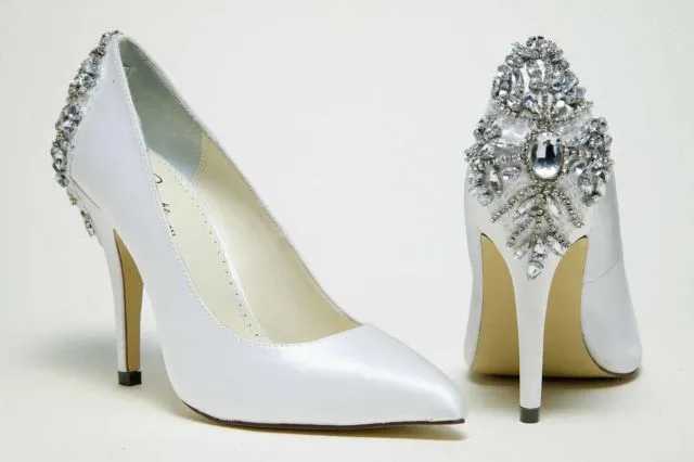 13 Referensi Sepatu Cantik untuk Mempelai Wanita, Pernikahan Adat Atau Modern Sama Elegannya 15