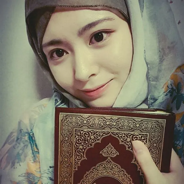 Gestur Sederhana Cewek yang Sering Bikin Cowok Terpana. Padahal Menurut Cewek Itu Hal Biasa! 10