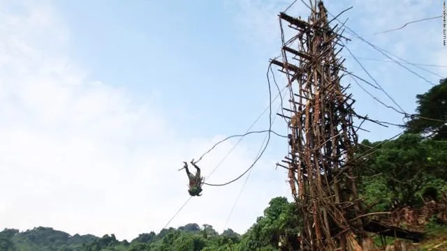 Ritual Kedewasaan Buat Cowok Dari Berbagai Belahan Dunia. Kamu Harus Bersyukur Hidup di Indonesia! 6