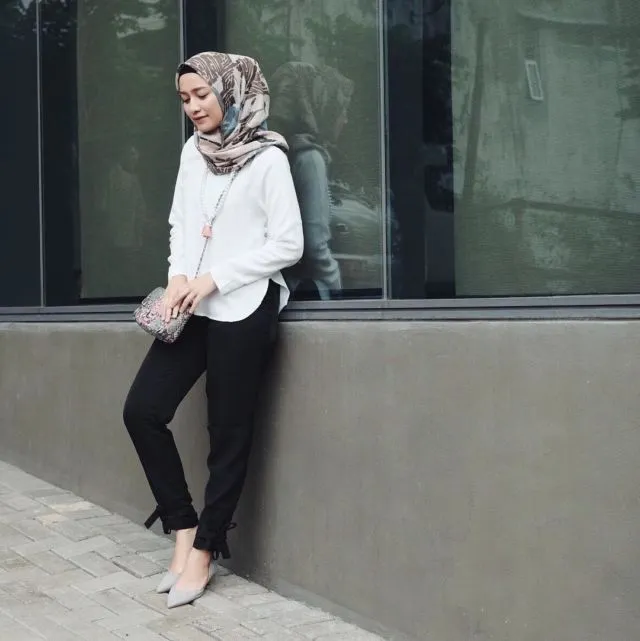 11 Gaya Berpakaian Buatmu Fresh Graduate yang Baru Pertama Kali Masuk Kerja 16