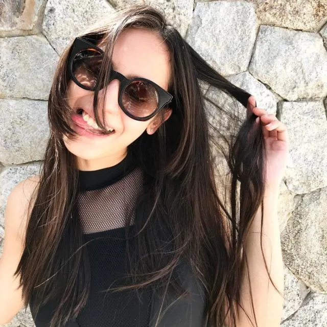 7 Cara Senyum Saat Foto Agar Terlihat Manis 9 tips foto senyum