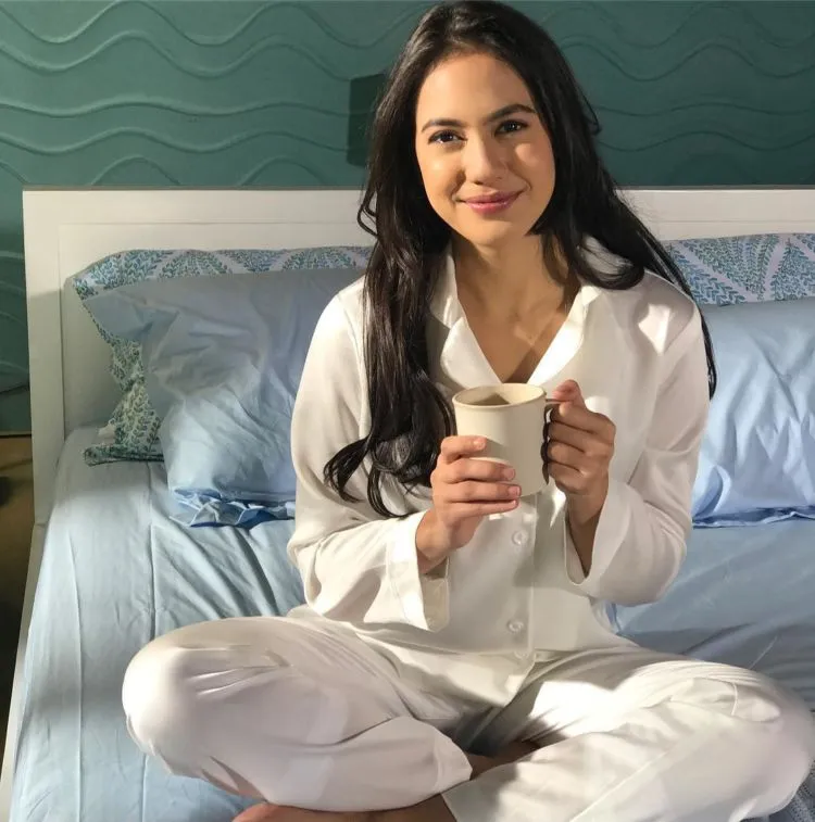 Buat Cowok-cowok, Ini 8 Artis Cewek yang Wajib Kamu Follow! Cantiknya Nggak Perlu Ditanya 12