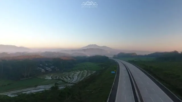 Deretan Foto Tol Salatiga yang Sangat Memanjakan Mata. Makin Sah Jadi Tol Terindah di Indonesia! 18