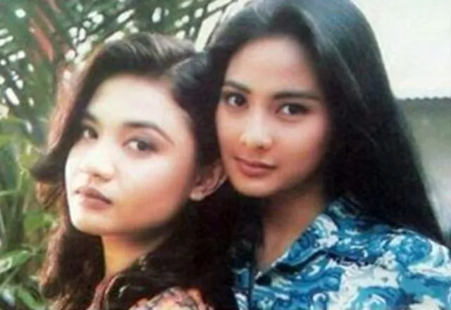 7 Gaya Rambut Cewek 90-an yang Bisa Kamu Jadikan Inspirasi, Siapa Tahu Bakal Nge-tren Lagi 10