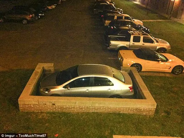 12 Foto Parkir Mobil Sembarangan yang Bikin Kesel. Begini Cara Ngerjain Mereka Biar Kapok! 14