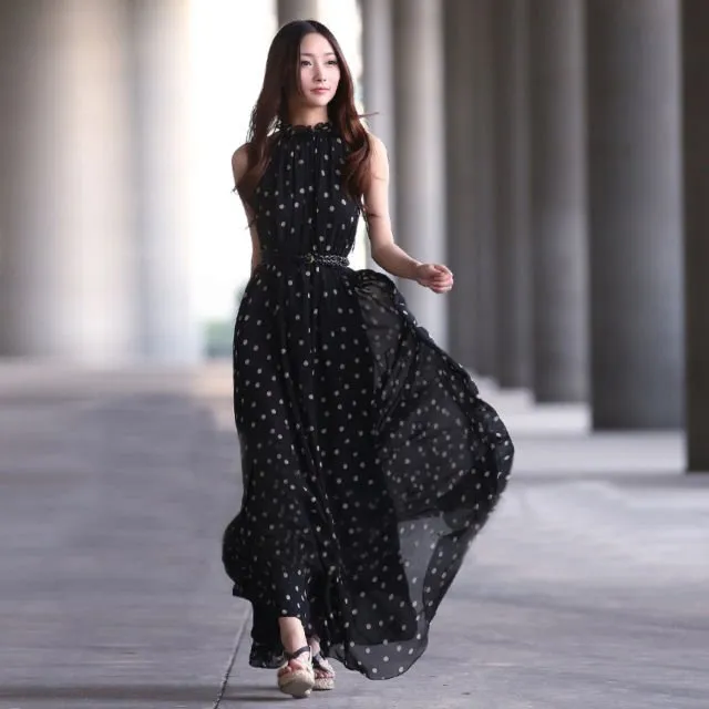 11 Inspirasi Busana Motif Polkadot Buat Cewek. Mau Bergaya Vintage Atau Kekinian Semuanya Oke 20
