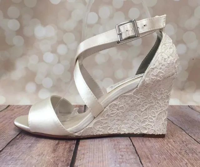 13 Referensi Sepatu Cantik untuk Mempelai Wanita, Pernikahan Adat Atau Modern Sama Elegannya 21