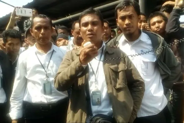 Tuntut Kejelasan Status Karyawan, Puluhan Armada Transjakarta Mogok Kerja. Penumpang pun Telantar 3