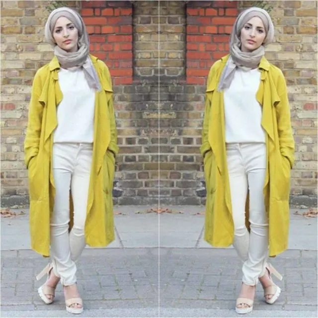 16 Busana dengan Warna Mirip Jas Almamater Buat Reunian. Bangga Dong Sama Kampus Sendiri! 24