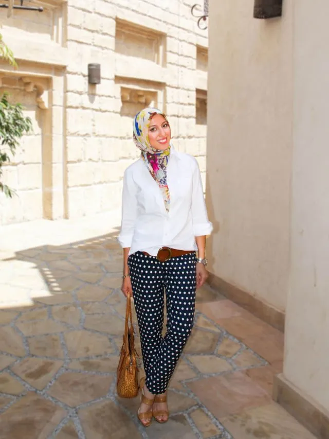 11 Inspirasi Busana Motif Polkadot Buat Cewek. Mau Bergaya Vintage Atau Kekinian Semuanya Oke 15